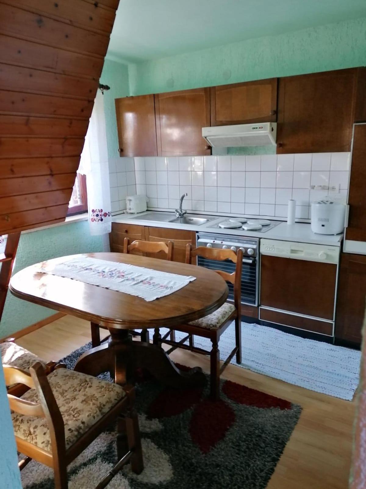 Studio Apartman Barbara Josipdol Bagian luar foto